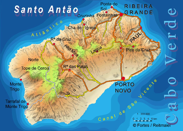 Mapa de Santo Antão com relevo, estradas principais e as localidades da ilha, de Porto Novo a Tarrafal de Monte Trigo